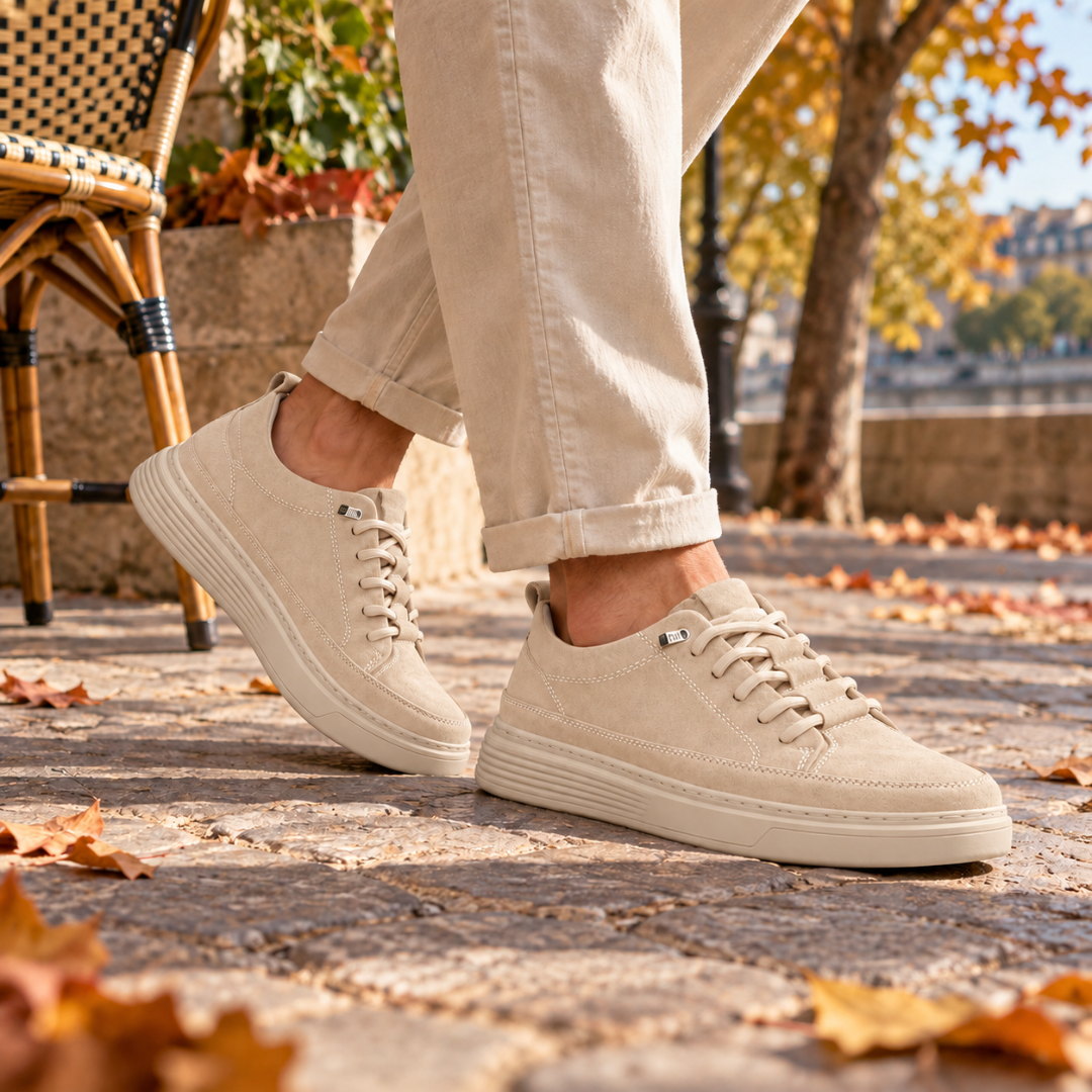 Sneakers uomo beige stringate con cuciture a contrasto e suola spessa rigata