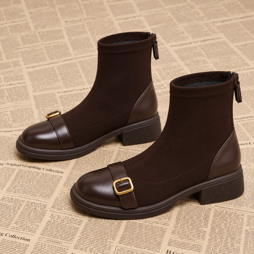 Stivaletti donna marroni con cinturino e fibbia dorata sulla punta tonda