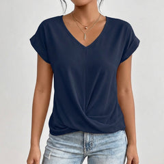 T-shirt blu navy con scollo a V, spalle scivolate e nodo drappeggiato sull'orlo