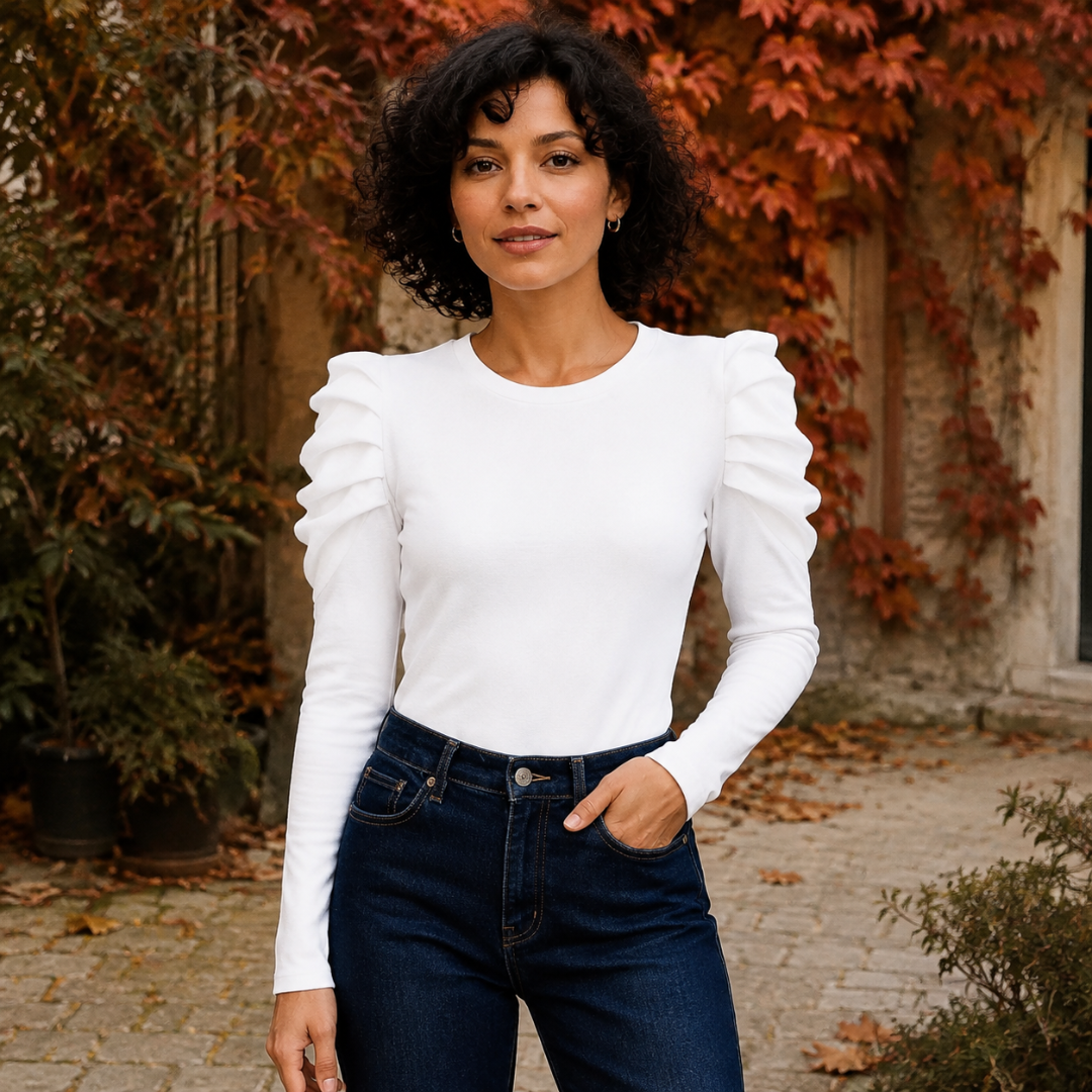 Top donna bianco a girocollo con maniche lunghe a sbuffo drappeggiate