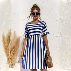 Vestito corto donna a righe blu navy e bianche con maniche corte a volant