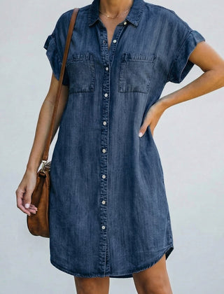 Vestito corto donna blu scuro con orlo arrotondato, bottoni chiari e due tasche applicate
