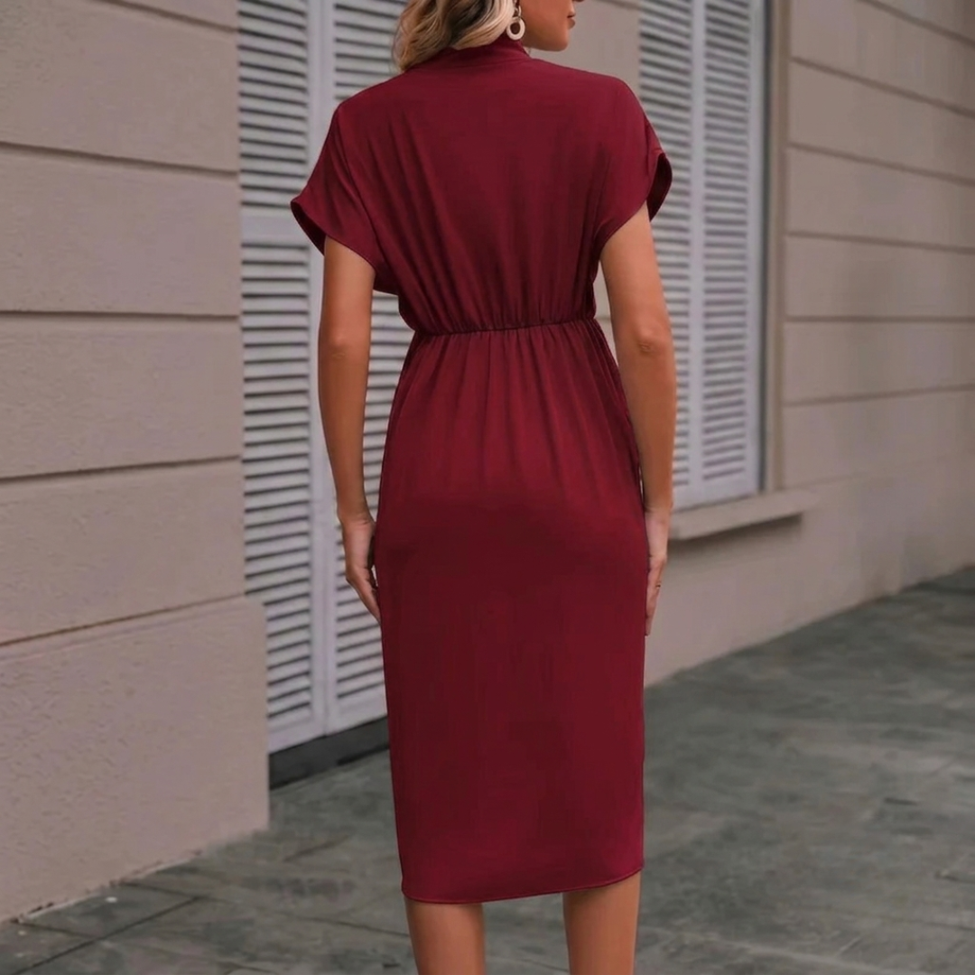 Retro del vestito midi rosso con elastico in vita e linea pulita