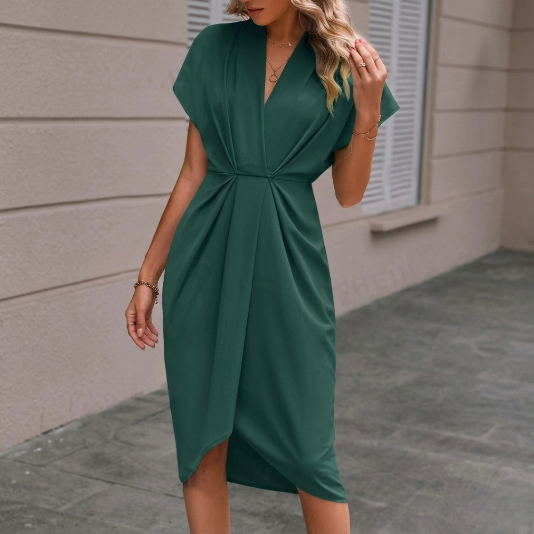 Vestito midi verde scuro drappeggiato con orlo asimmetrico e spalle morbide